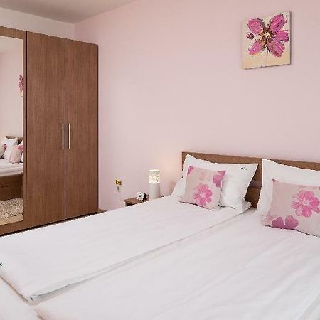 Brasov Holiday Apartments - Magenta Eksteriør billede