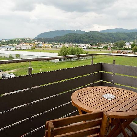Brasov Holiday Apartments - Magenta Eksteriør billede