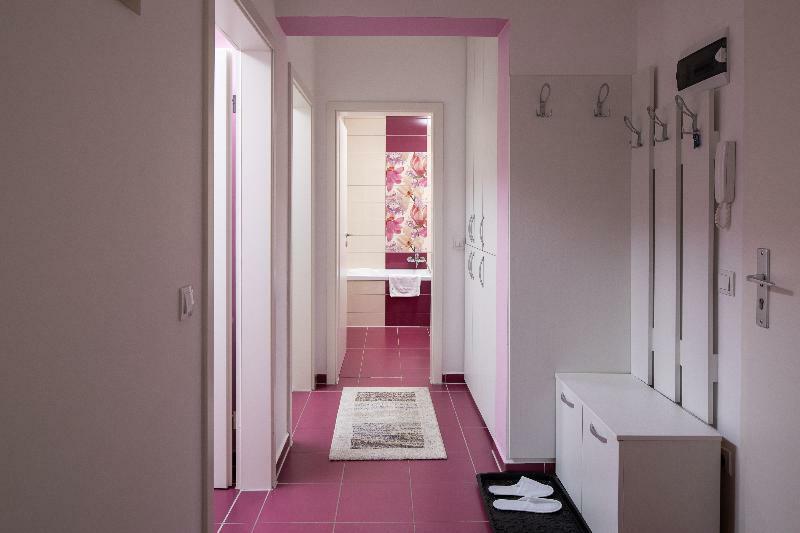 Brasov Holiday Apartments - Magenta Eksteriør billede