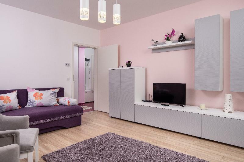 Brasov Holiday Apartments - Magenta Eksteriør billede